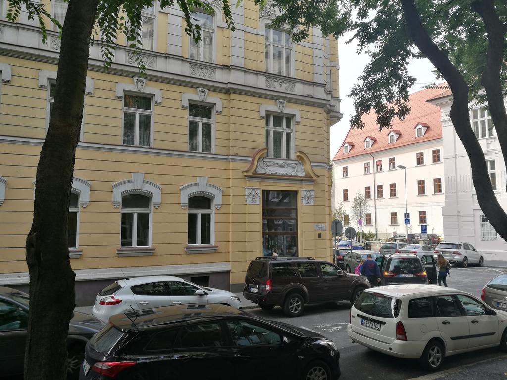 Coronation Apartment Bratislava Eksteriør bilde
